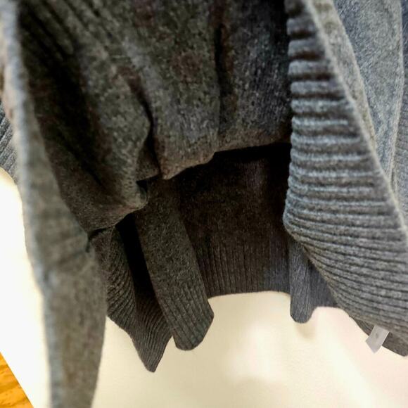 LOFT  NWT Gray M/L Gray Cable Knit Wool Blend warm Cozy turtle neck poncho Boho - Picture 9 of 12